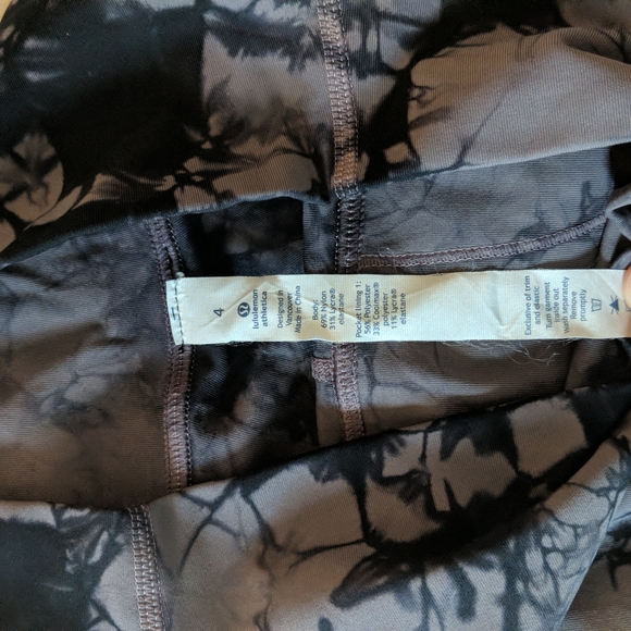 SOLD Lululemon full length yoga leggings - Picture 5 of 5